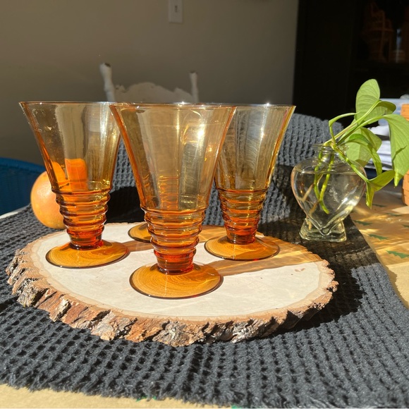 4 amber ribbed vintage antique glasses - Picture 2 of 8